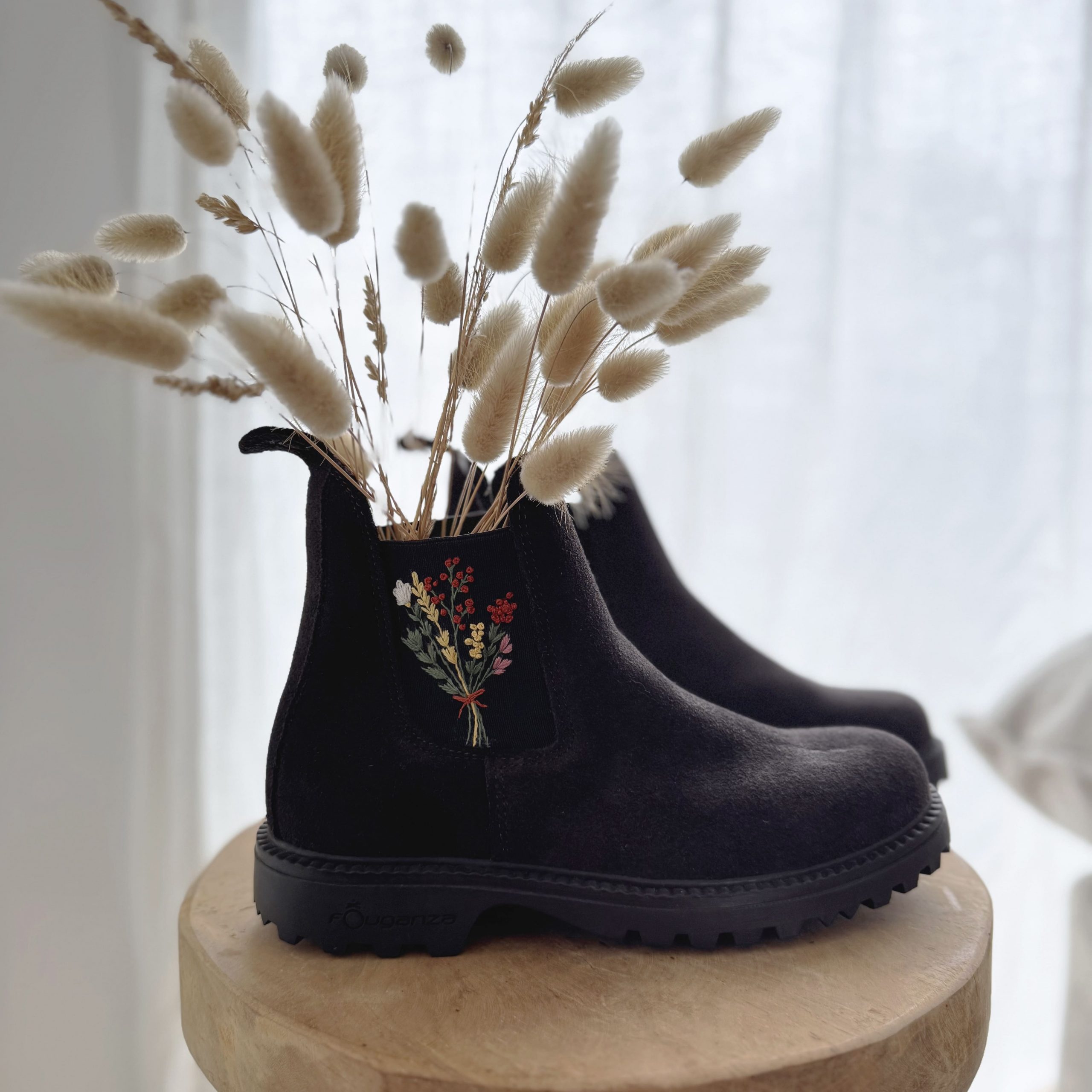 Broderie boots