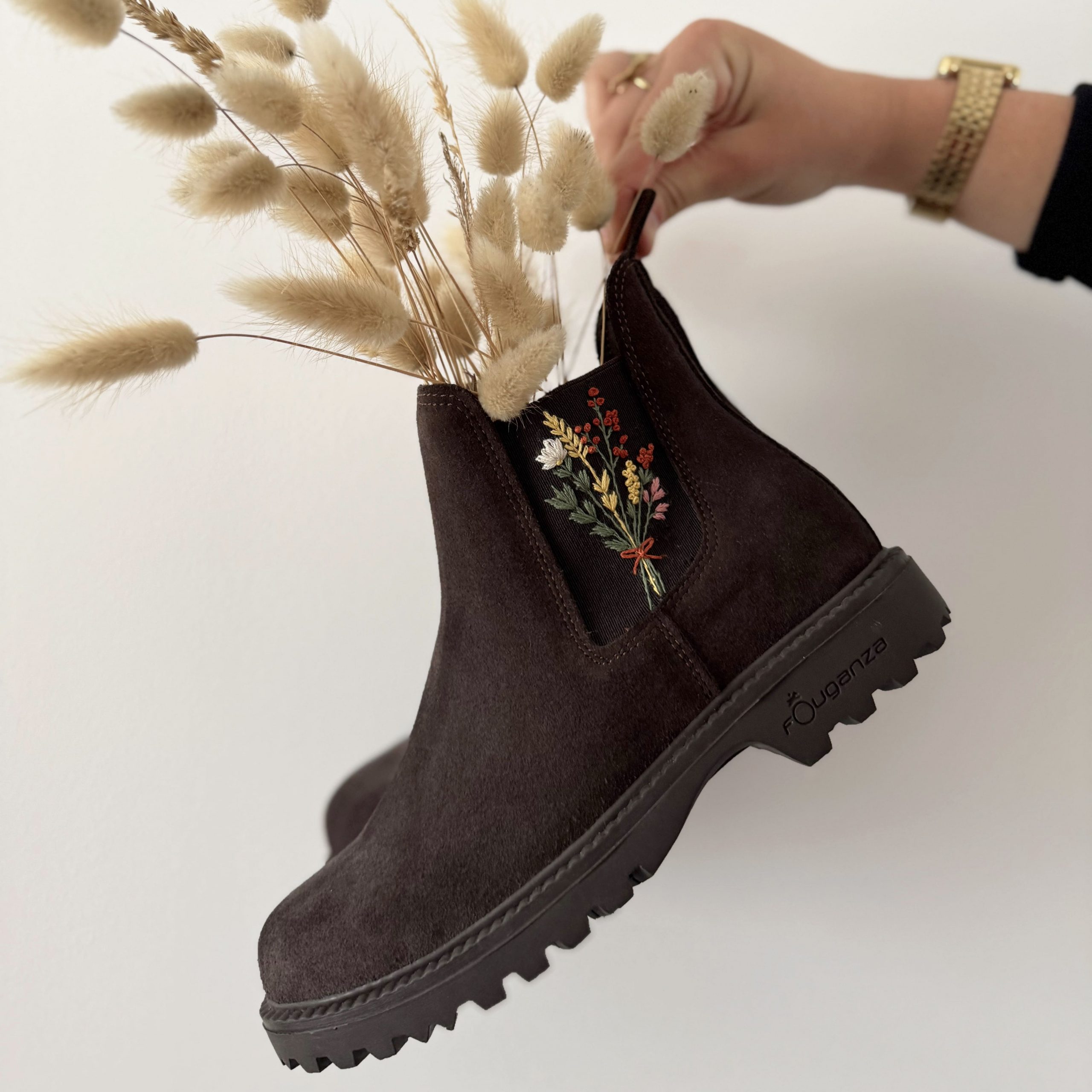 Broderie boots